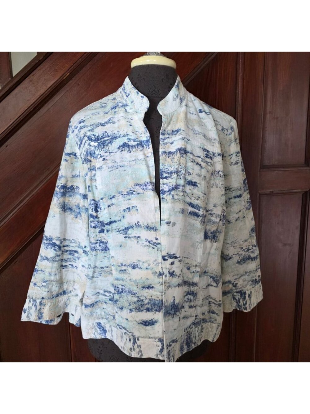 Chicos Blue & White Abstract Print Button-Up Lightweight Jacket Size 2